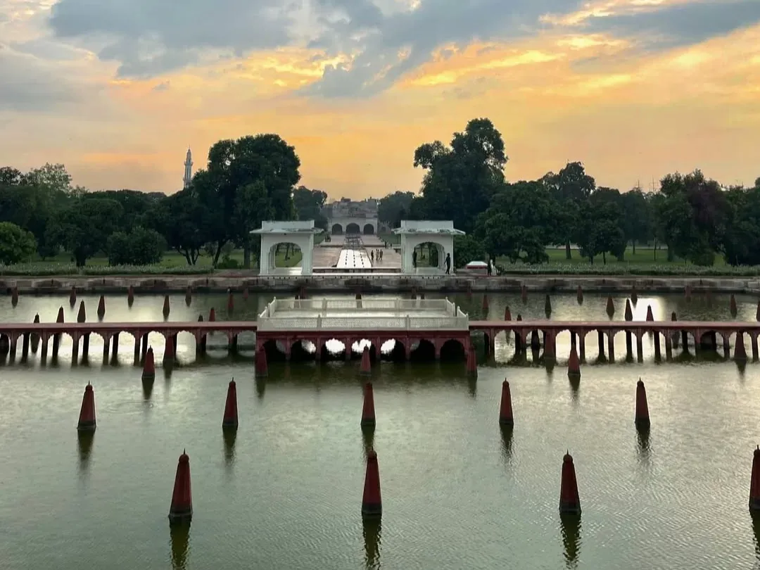 destination image